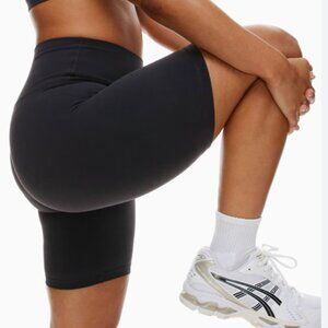 aritzia tna 9" biker shorts